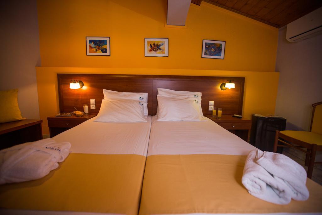 Mirabel Citycenter Hotel Argostoli  Buitenkant foto