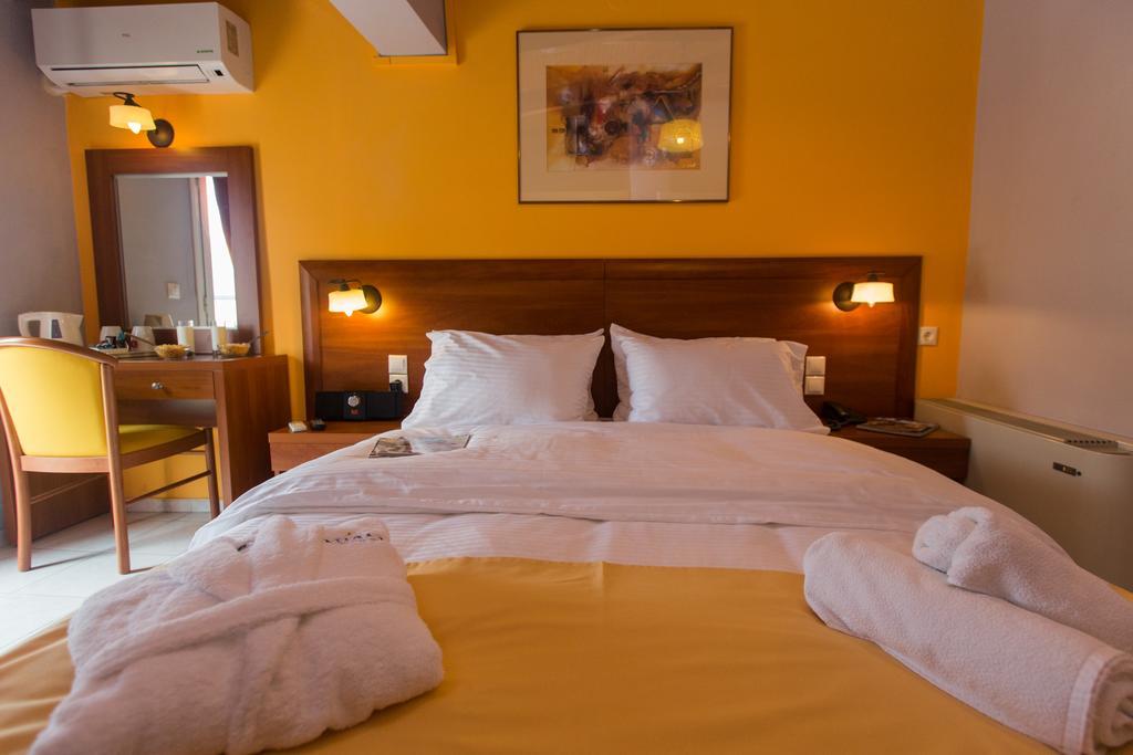 Mirabel Citycenter Hotel Argostoli  Buitenkant foto