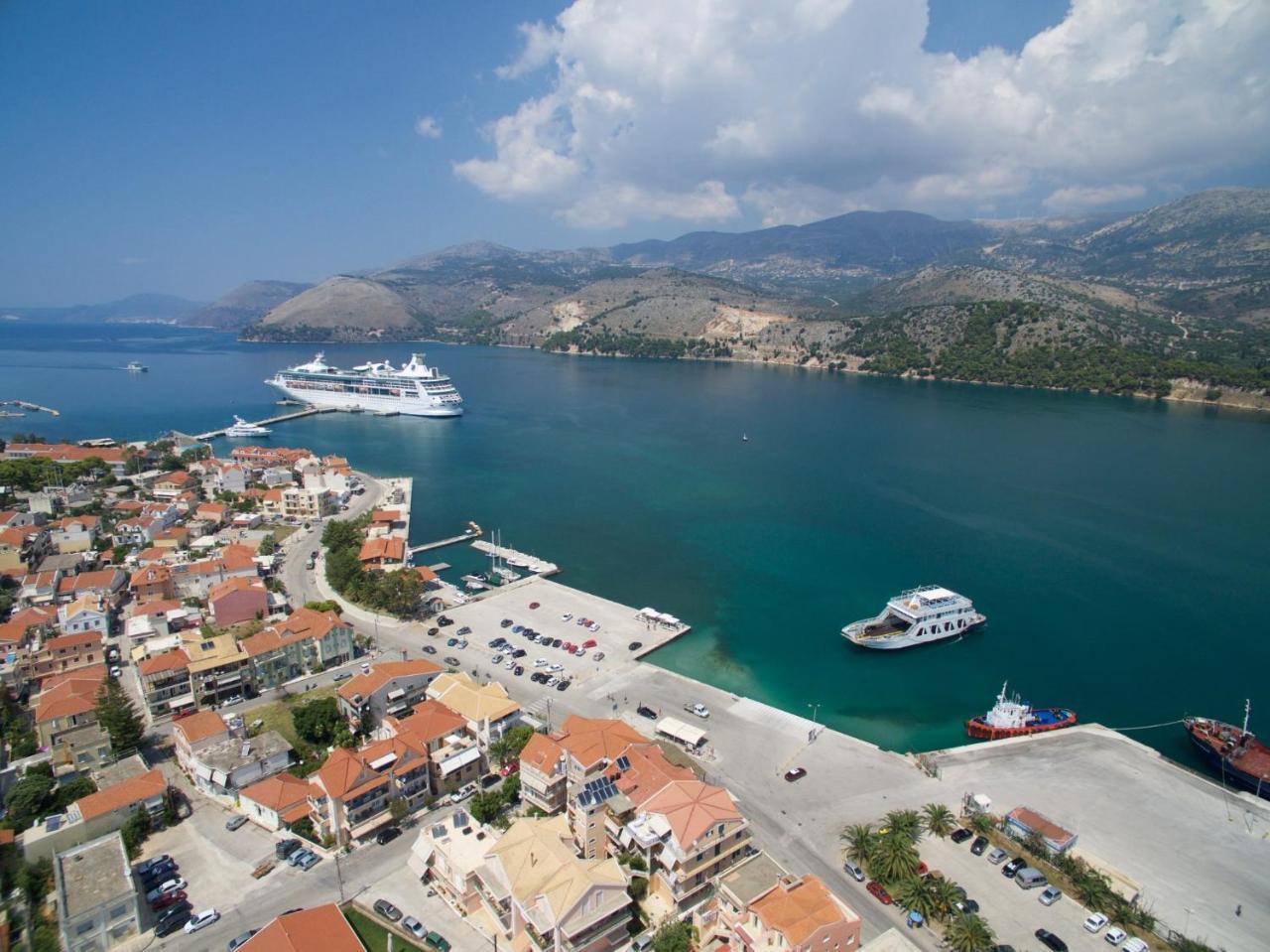 Mirabel Citycenter Hotel Argostoli  Buitenkant foto